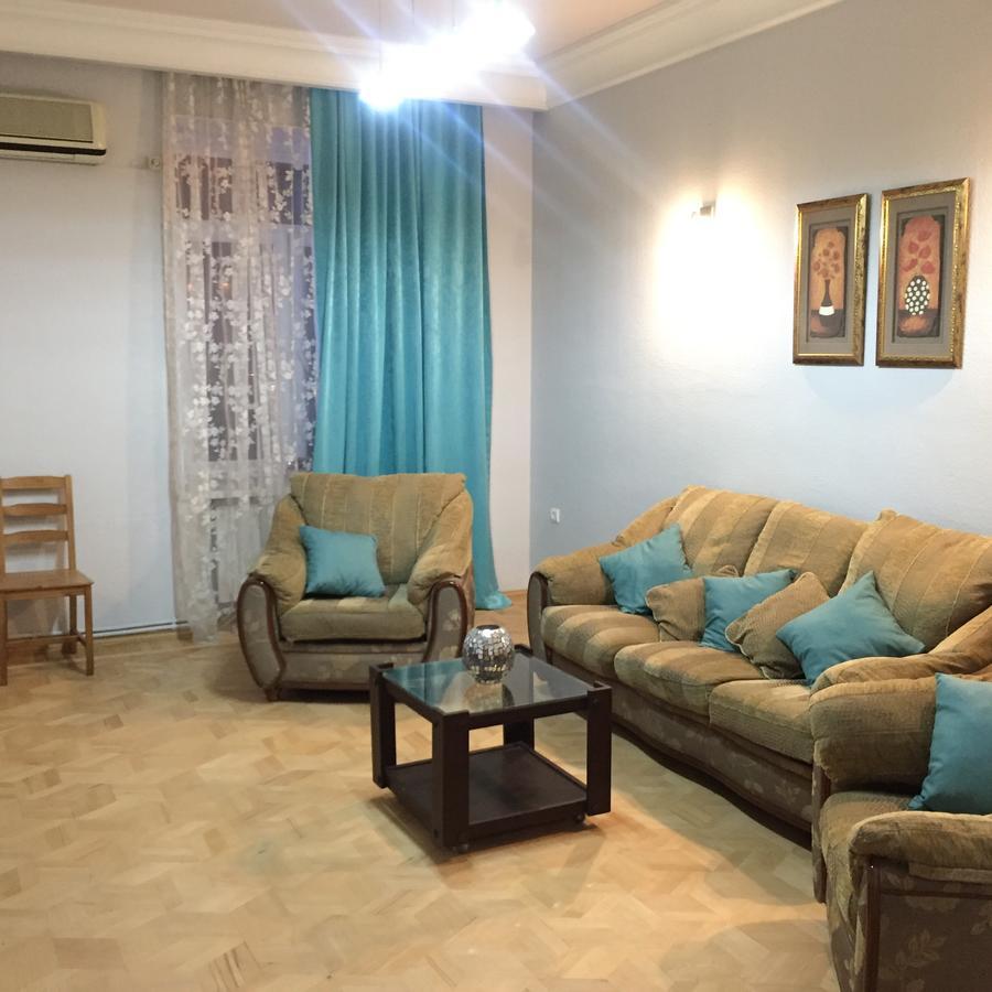 Apartment On Republic Square 耶烈万 外观 照片