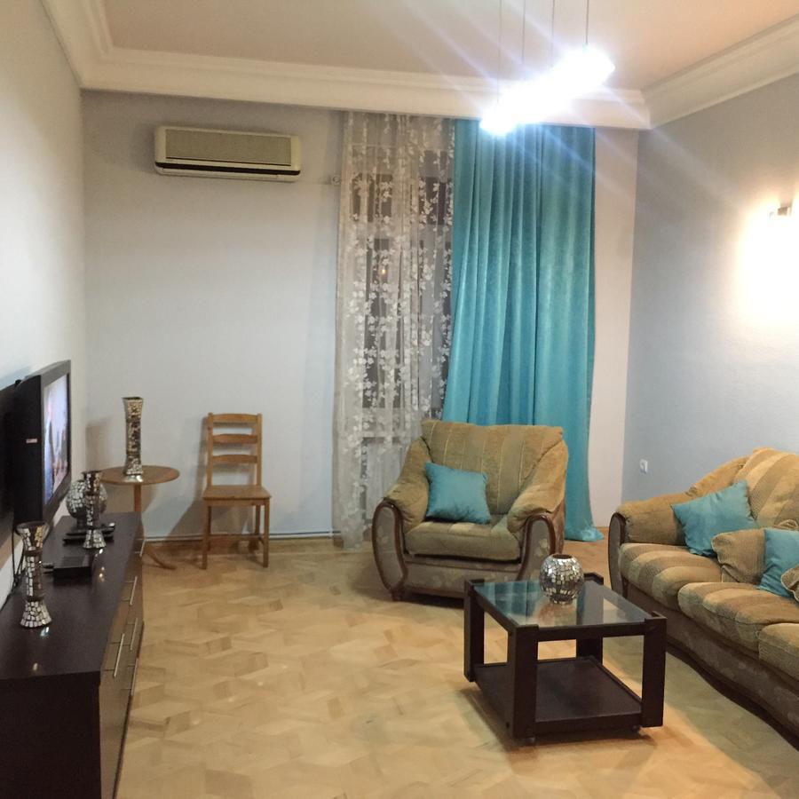 Apartment On Republic Square 耶烈万 外观 照片